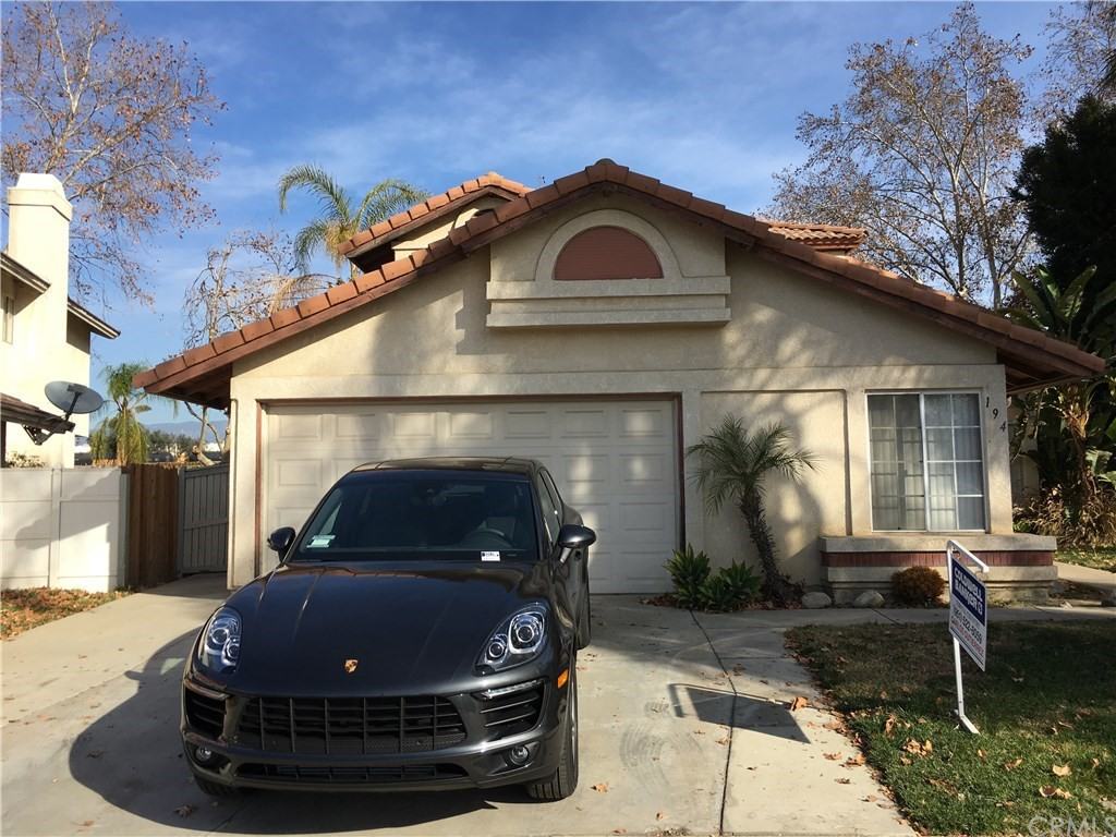 194 E Manchester Ln - Photo 2 of 19