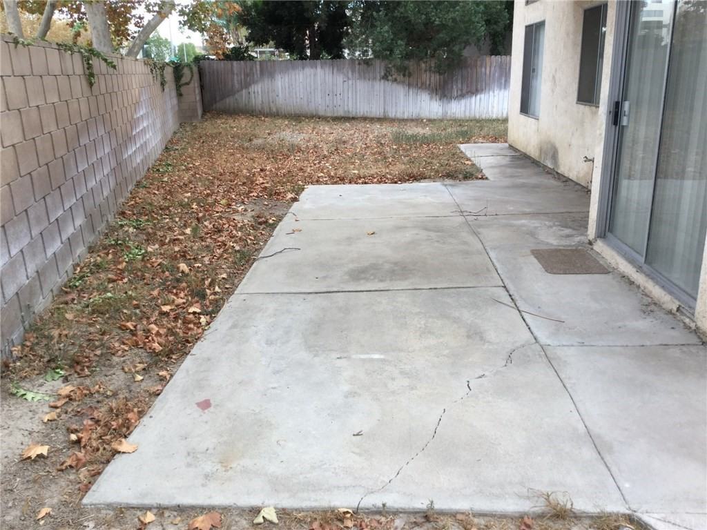 194 E Manchester Ln - Photo 3 of 19