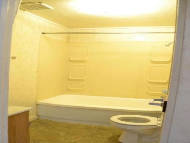 928 Magnolia Ave - Photo 3 of 5