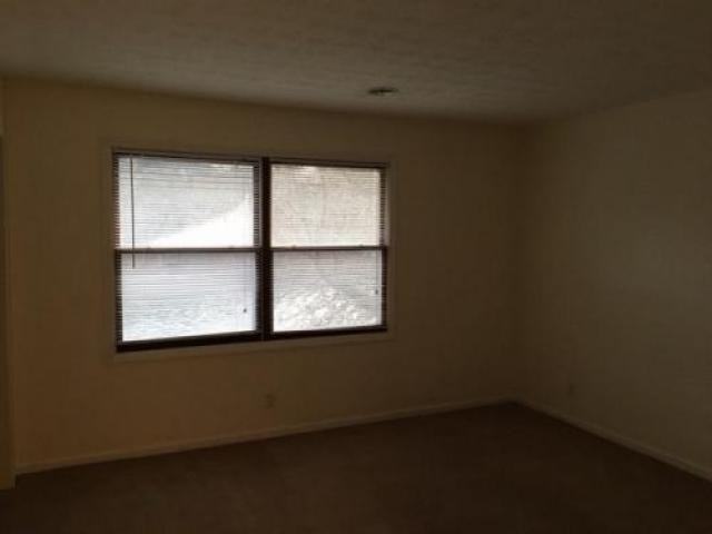 919 Bluewater Dr - Photo 2 of 6