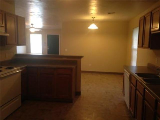 2004 NW 27th St - Photo 2 of 6