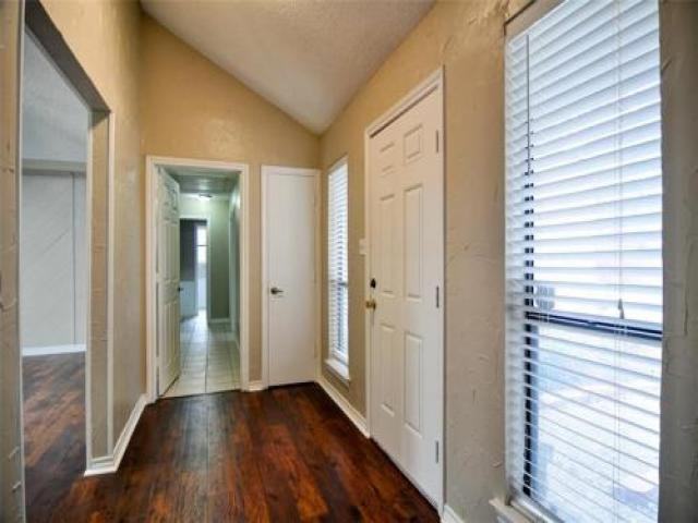 649 Sheffield Dr - Photo 3 of 6