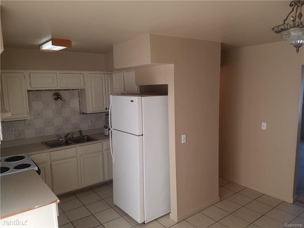 67970 Van Dyke #11 - Photo 3 of 6