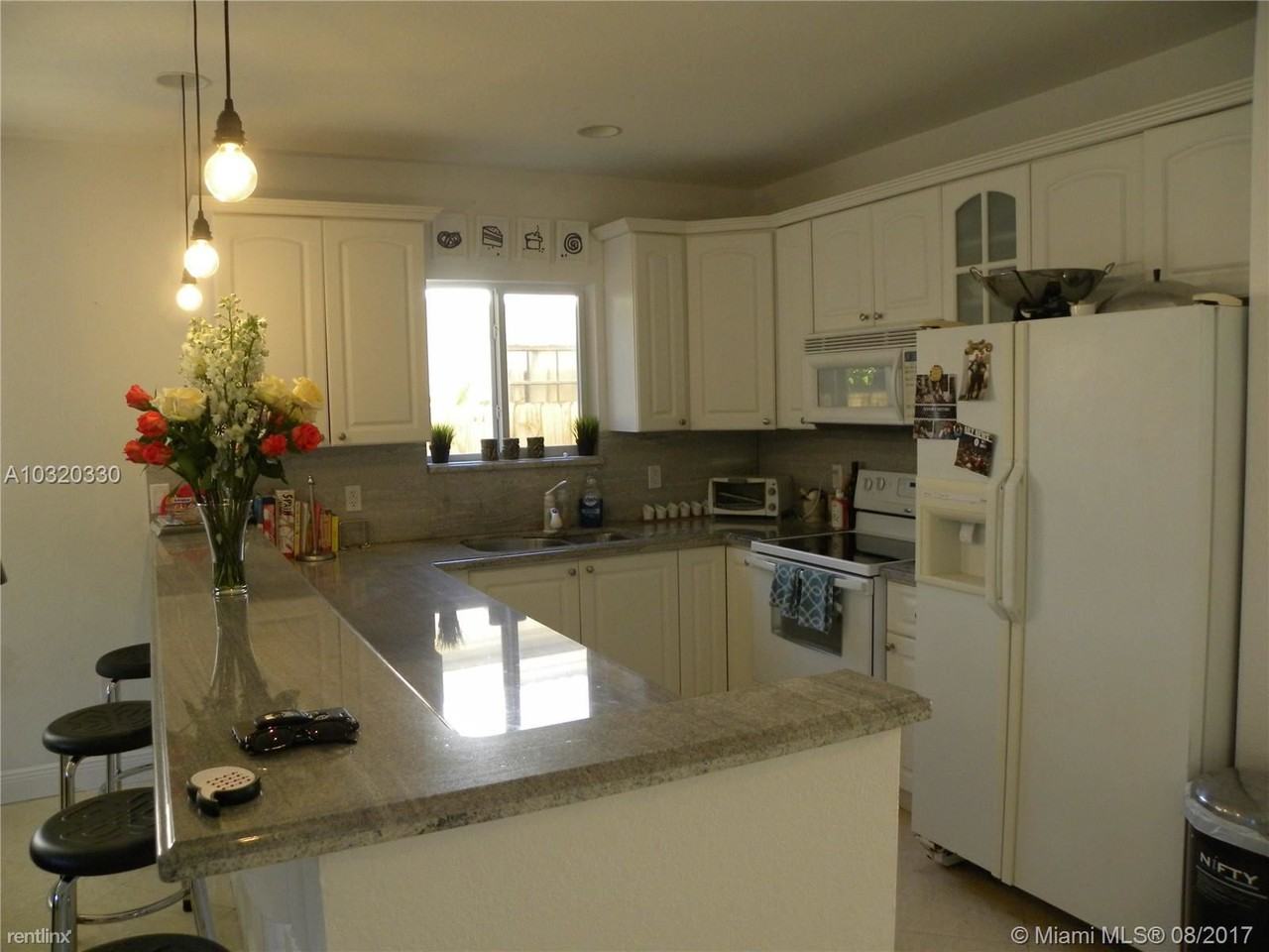 3532 SW 23rd Terrace - Photo 2 of 5