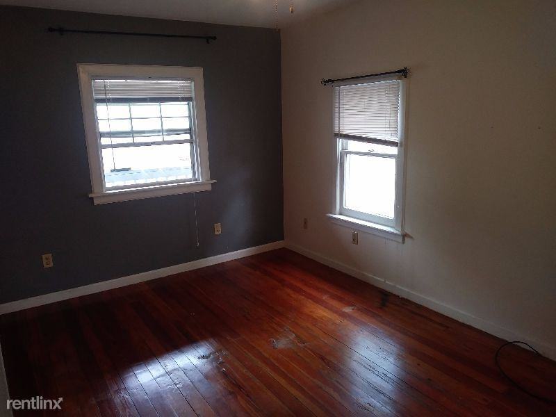 712 Hillcrest St - Photo 2 of 8