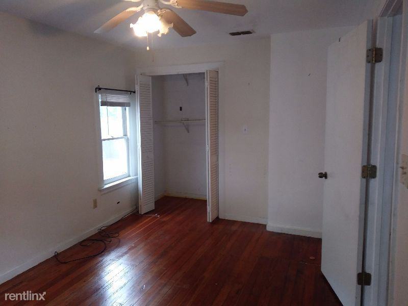 712 Hillcrest St - Photo 3 of 8