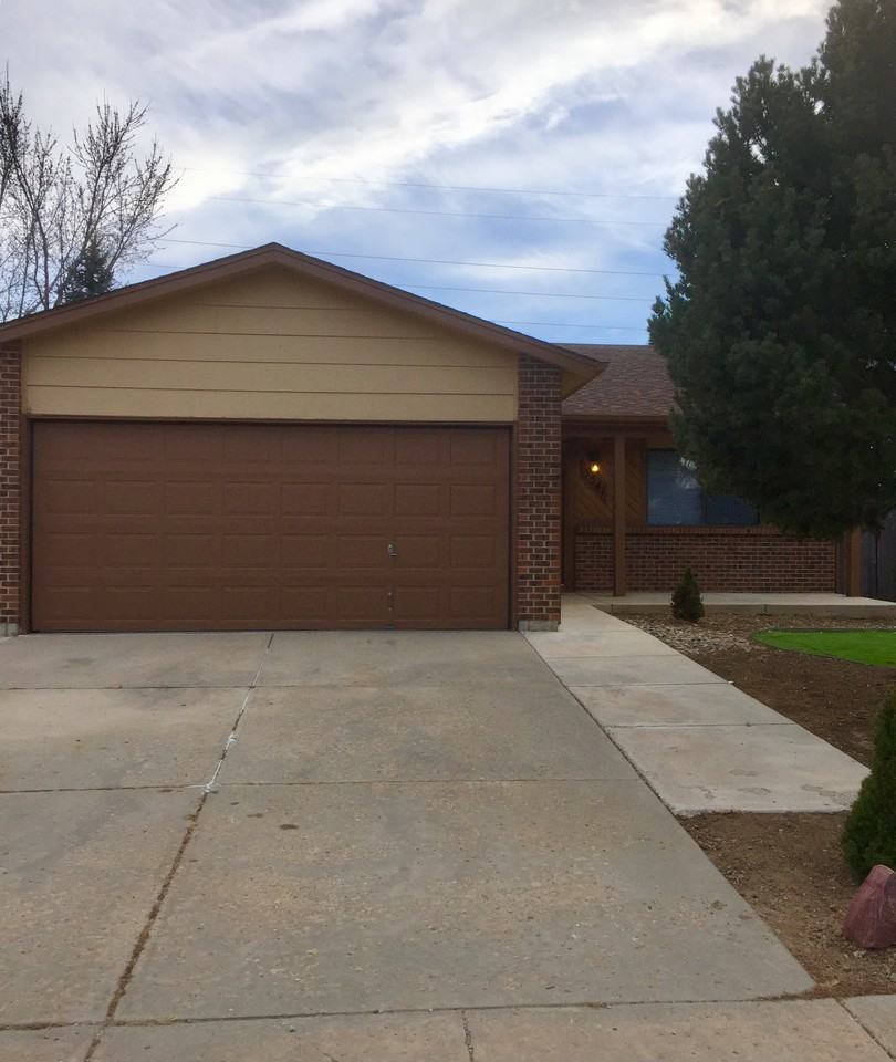 3541 Brisbane Dr - Photo 2 of 15