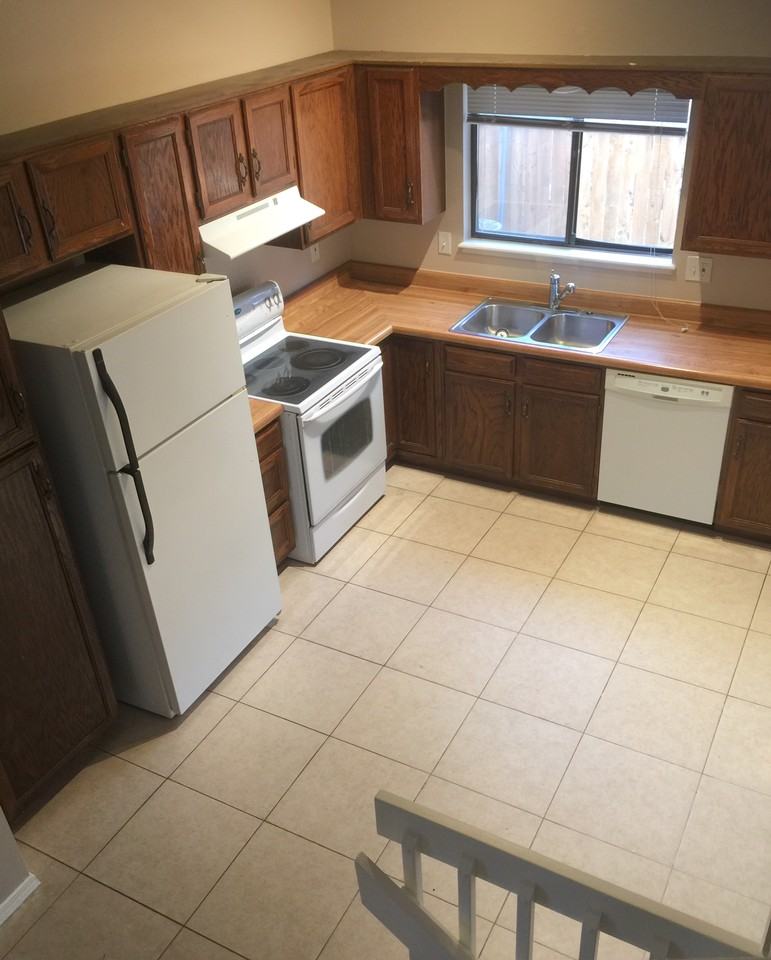 3541 Brisbane Dr - Photo 3 of 15