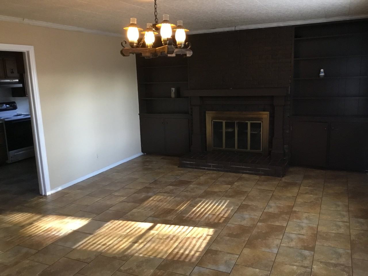 588 Mims St - Photo 3 of 16