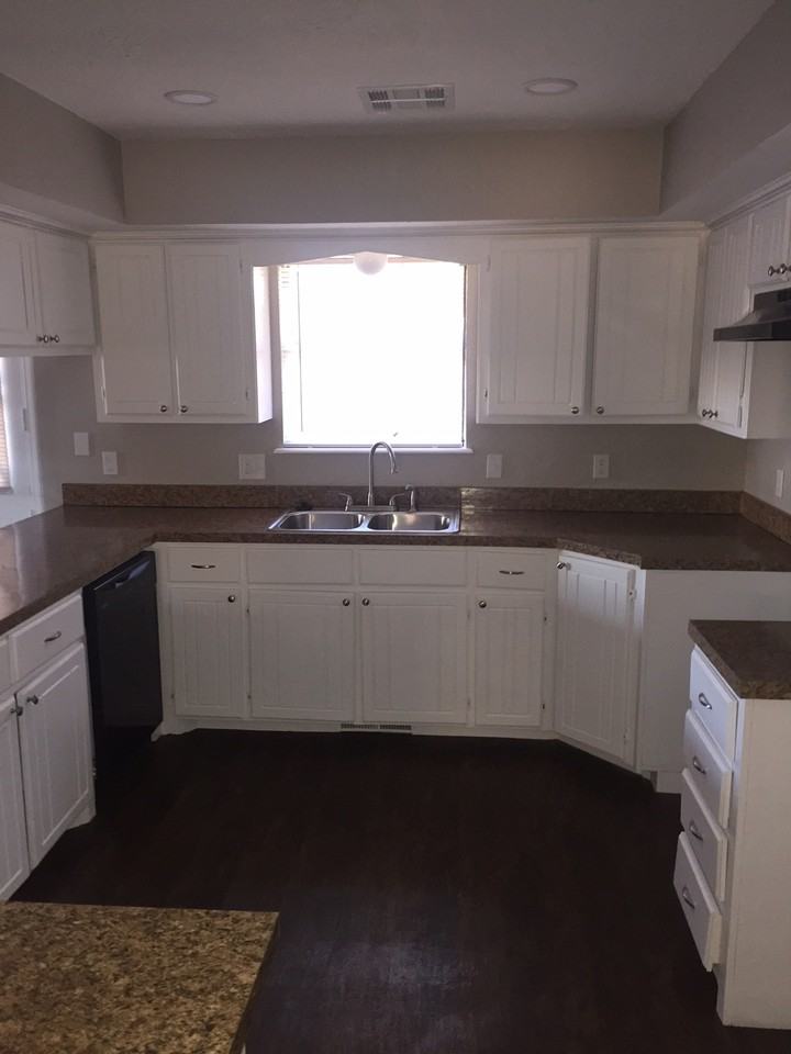 8205 SW 36th St - Photo 3 of 8