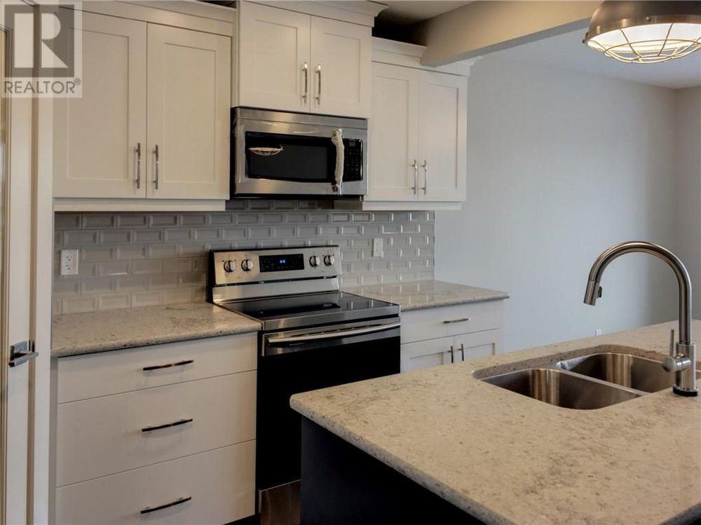 147 Prospect Dr - Photo 3 of 10