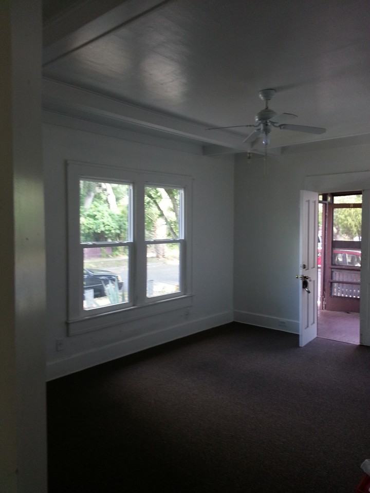 739 7th St N - Photo 3 of 8