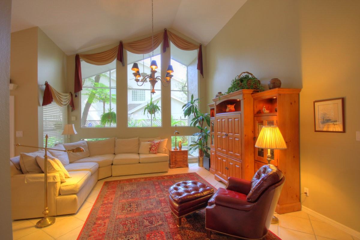 2220 Green Oaks Ln - Photo 2 of 27