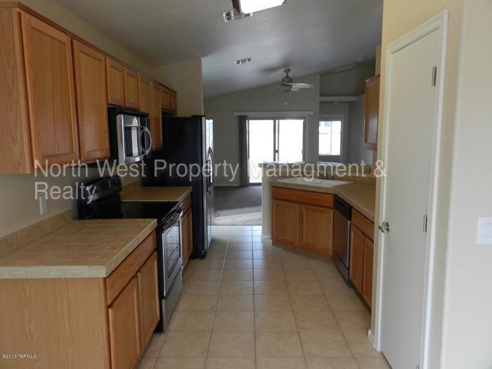 7854 W Mural Hill Dr - Photo 2 of 17
