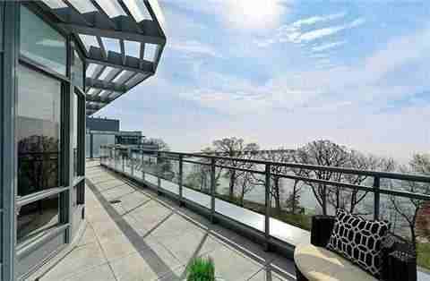 3500 Lakeshore Road West