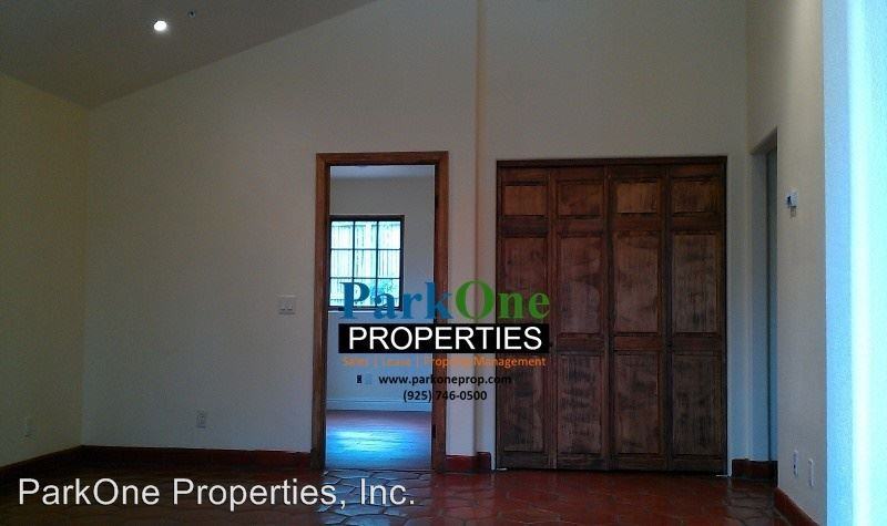 2421 Lunada Ln - Photo 3 of 11