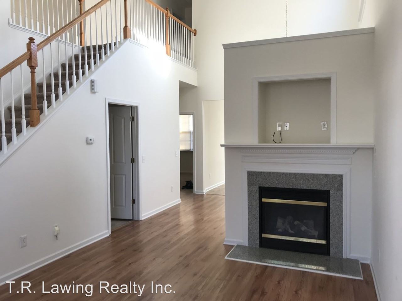 9040 Holland Park Ln - Photo 3 of 16