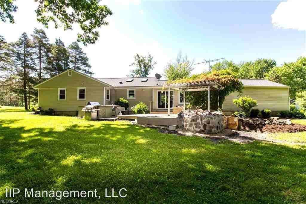 7856 Scotland Dr - Photo 2 of 27