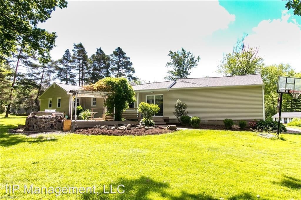 7856 Scotland Dr - Photo 3 of 27