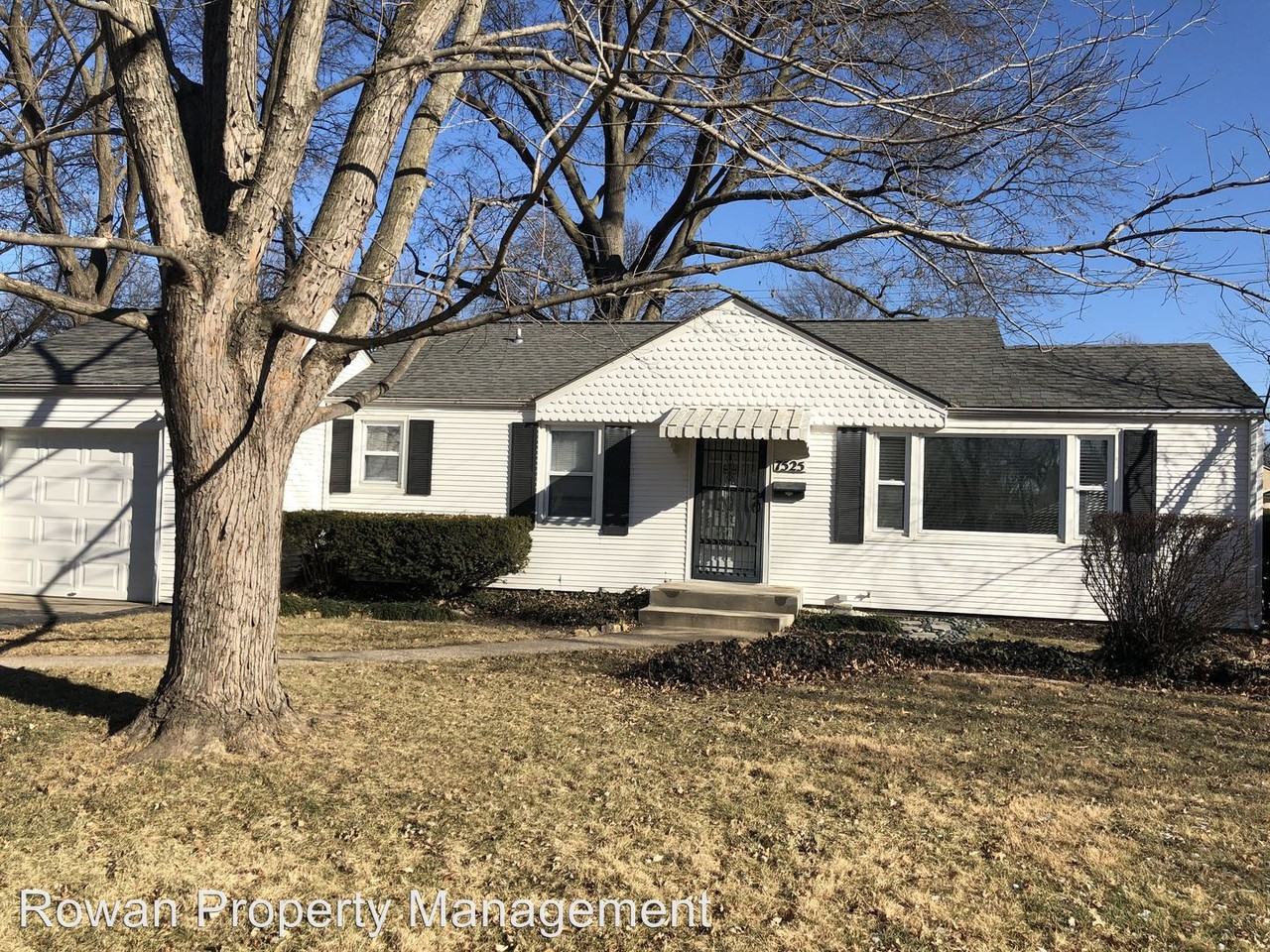 7525 Foster St - Photo 2 of 18