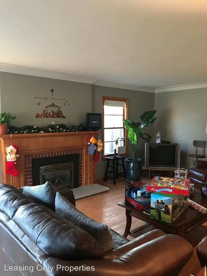 7028 Pershing Blvd - Photo 2 of 5