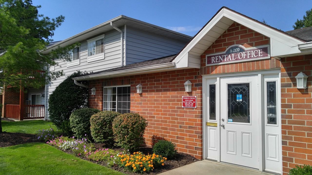 Brentwood Apartments - Photo 3 of 28