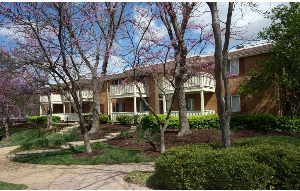 Bennington Heights Apartments - Photo 3 of 24