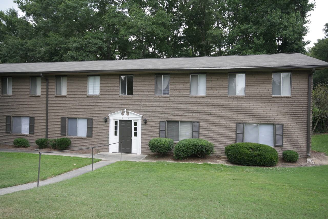 The Life at Arbor Creek - Photo 2 of 17