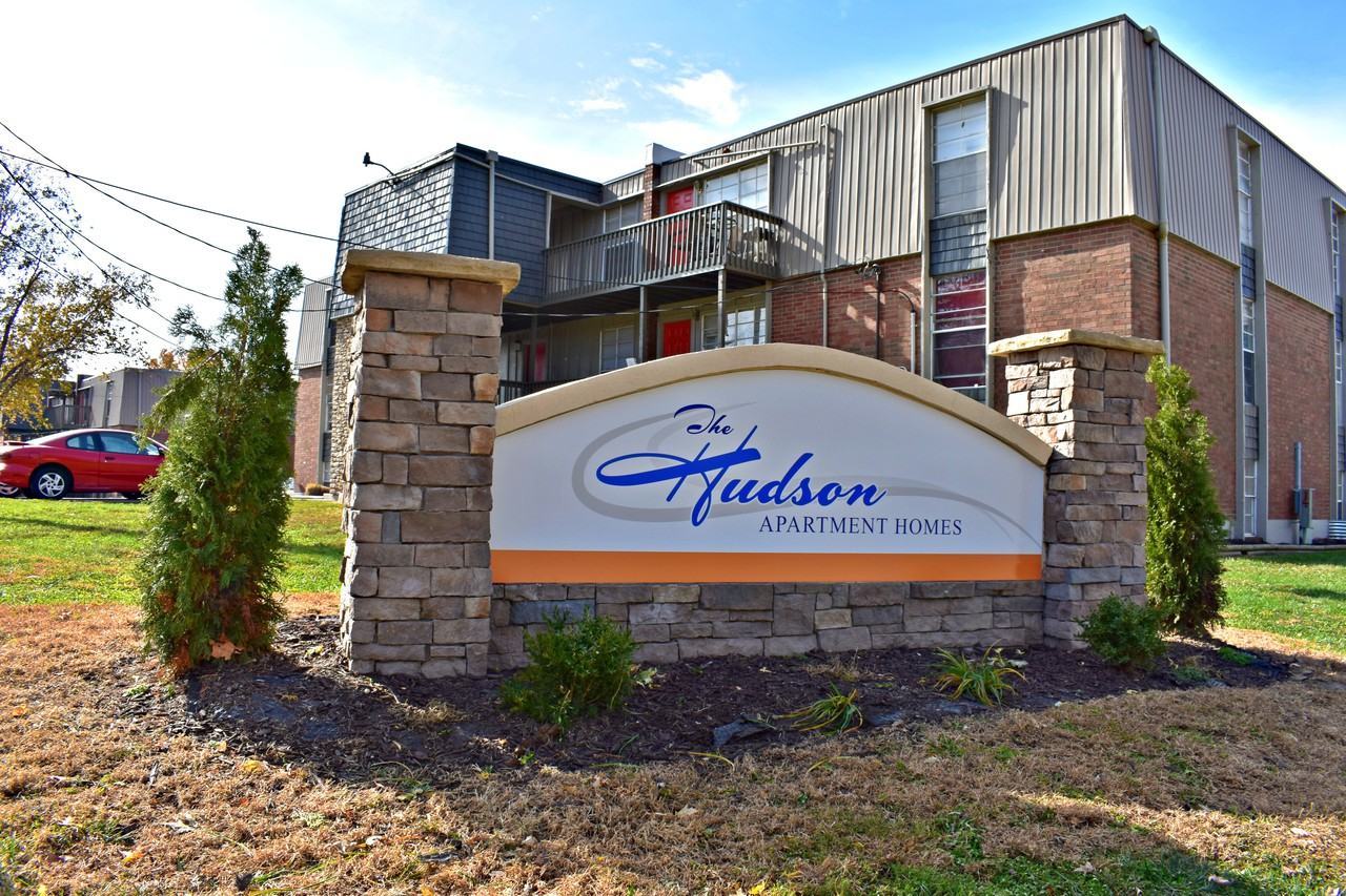 The Hudson Apartment Homes Apartments 1401 S Cunningham Ave