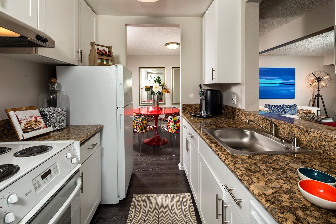 Park Kiely Apartments - Photo 2 of 7