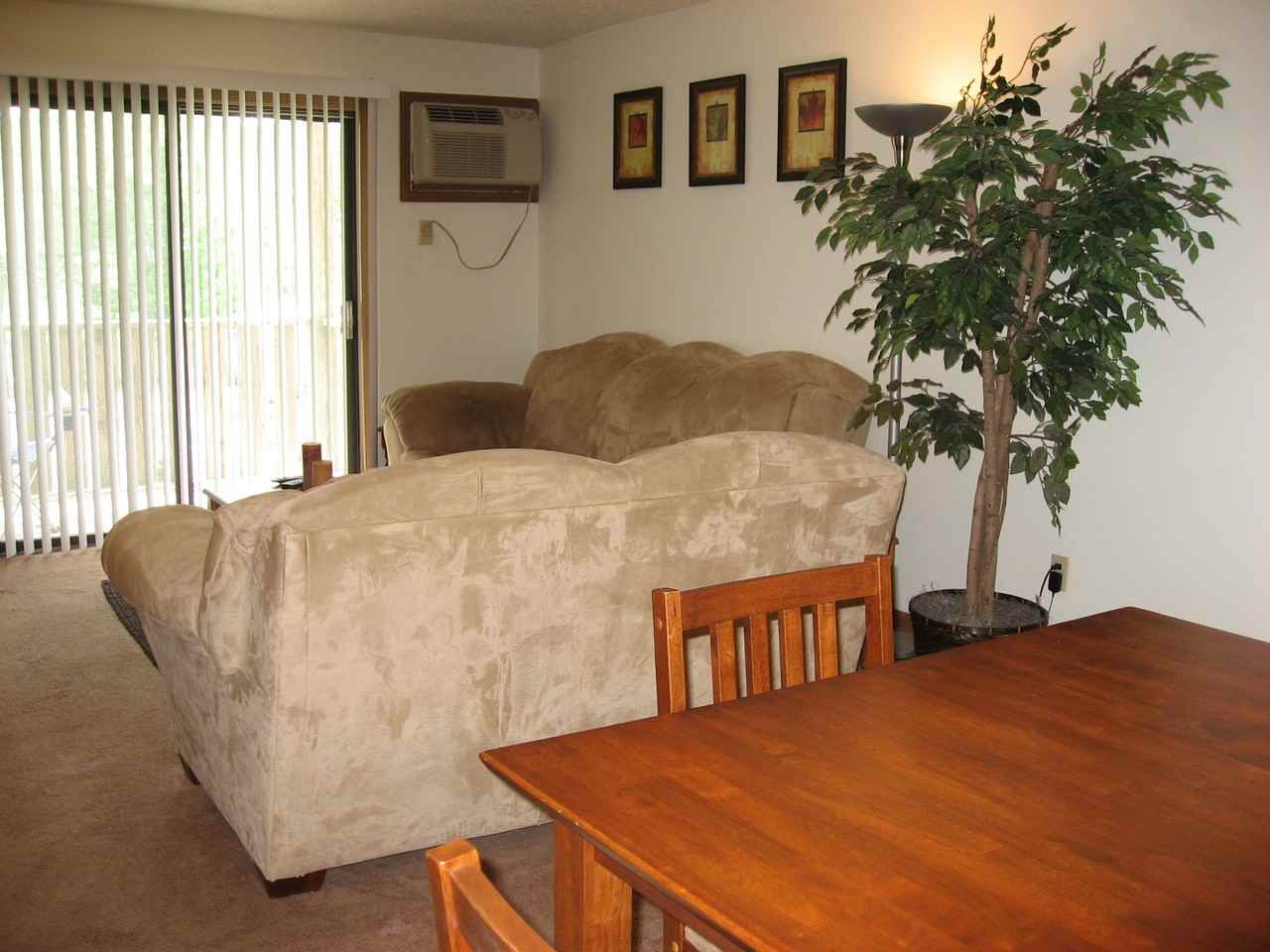 Sunburst Apartments - Photo 3 of 4