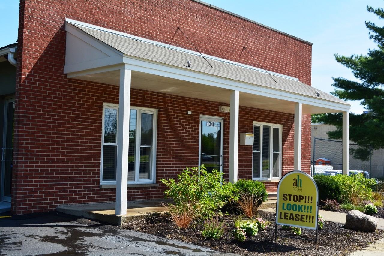 Aurora Heights Apartments - Photo 2 of 31