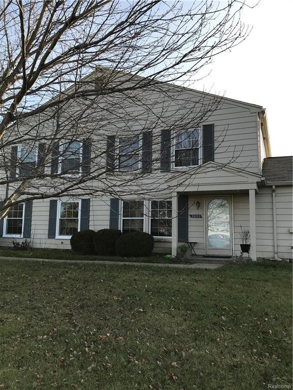 3043 Oakridge - Photo 2 of 9