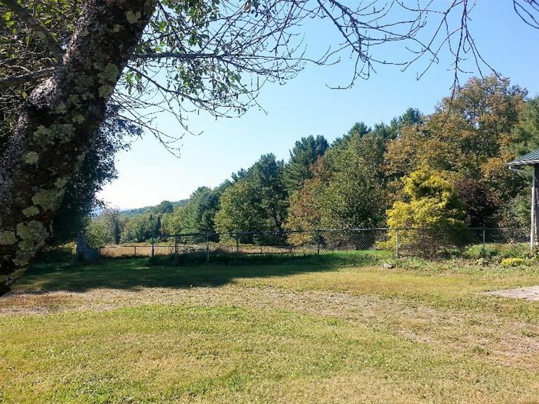 131 Axtell Rd - Photo 2 of 11