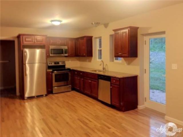 1547 Bozrah St - Photo 3 of 4