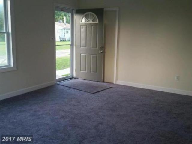401 Bay Dr - Photo 2 of 6