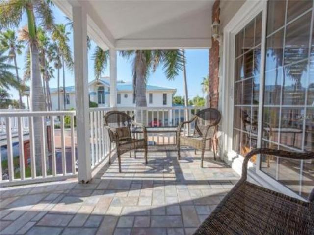 15572 Gulf Blvd - Photo 3 of 6