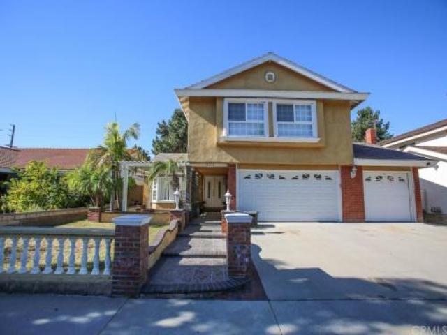 2810 S Deegan Dr - Photo 2 of 6