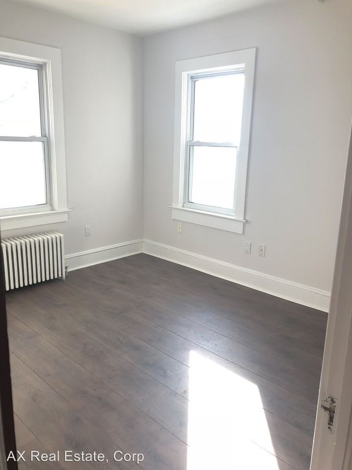 29 Hobby St - Photo 2 of 15