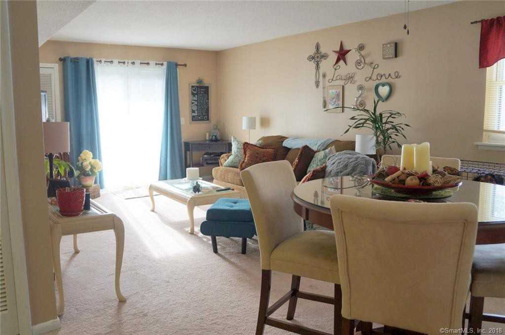 101 Twin Circle Dr - Photo 2 of 10