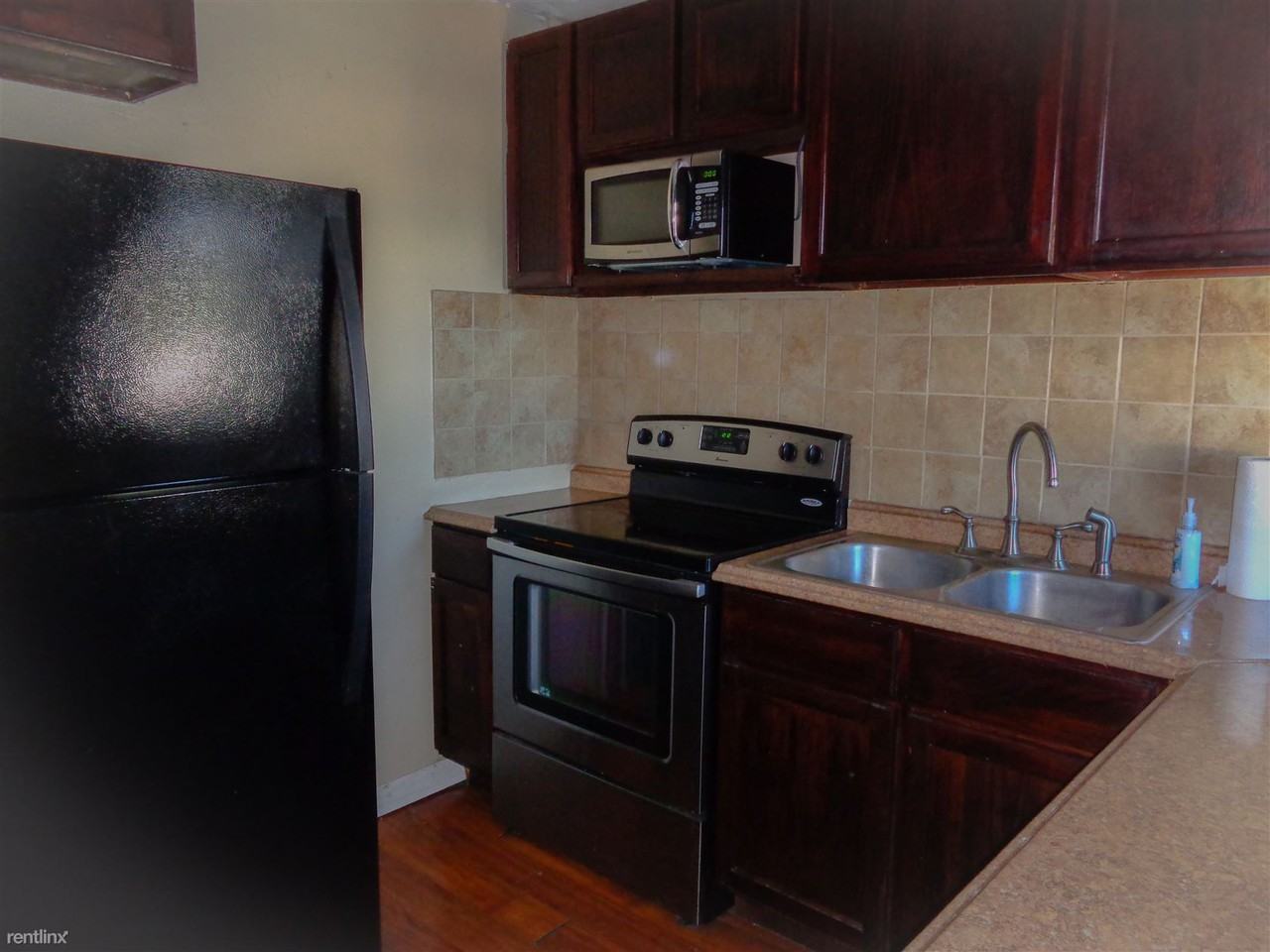 146 Orange Ave N - Photo 3 of 25