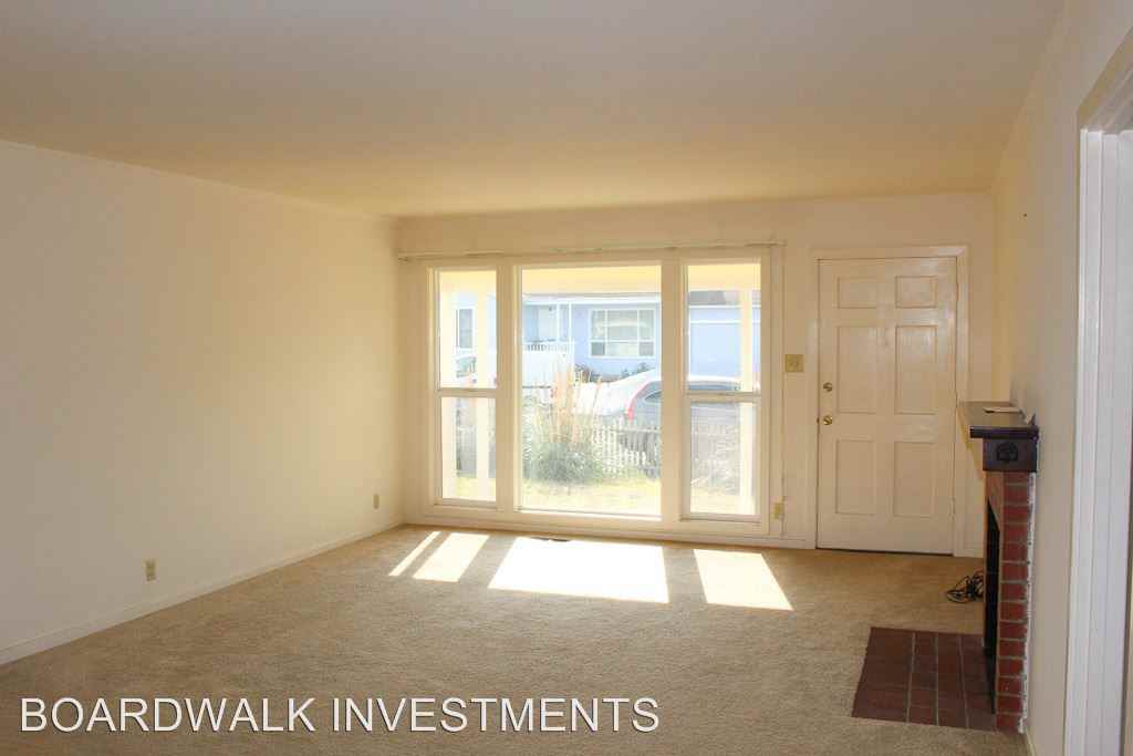 215 Arroyo Dr - Photo 2 of 7