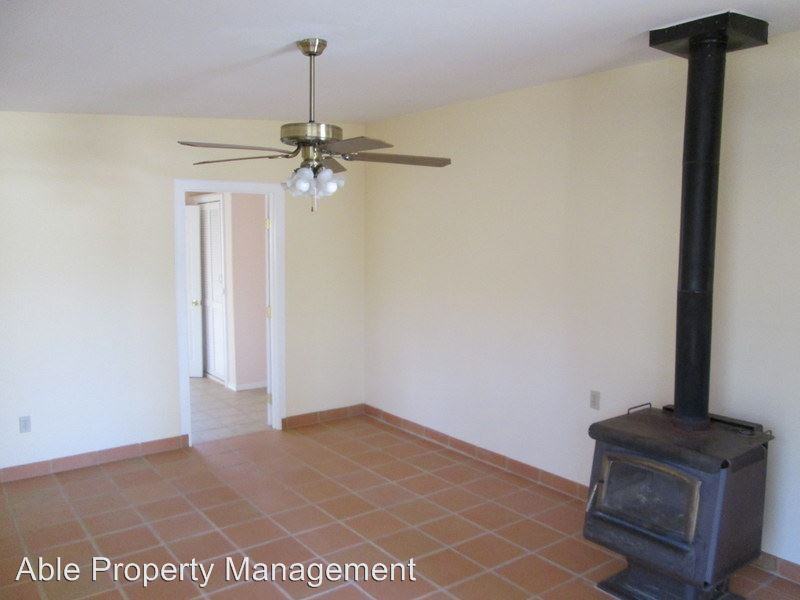 2228 Commercial Ave - Photo 2 of 8