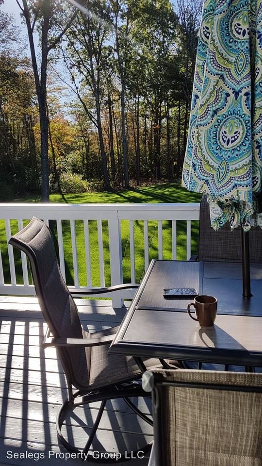 173 Mt Hope St - Photo 3 of 13