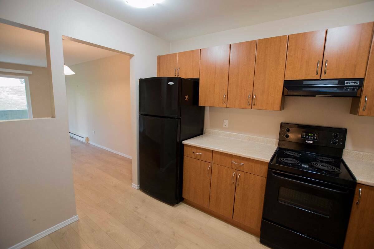 3252 Glasgow Avenue - Photo 3 of 11