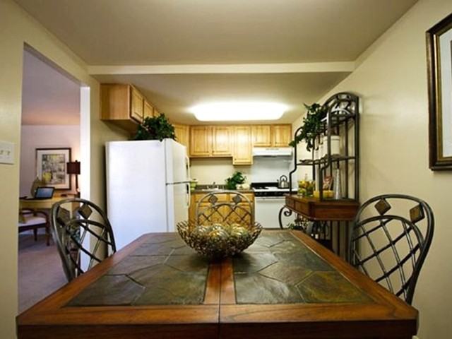 Winston Apartments - Photo 2 of 14