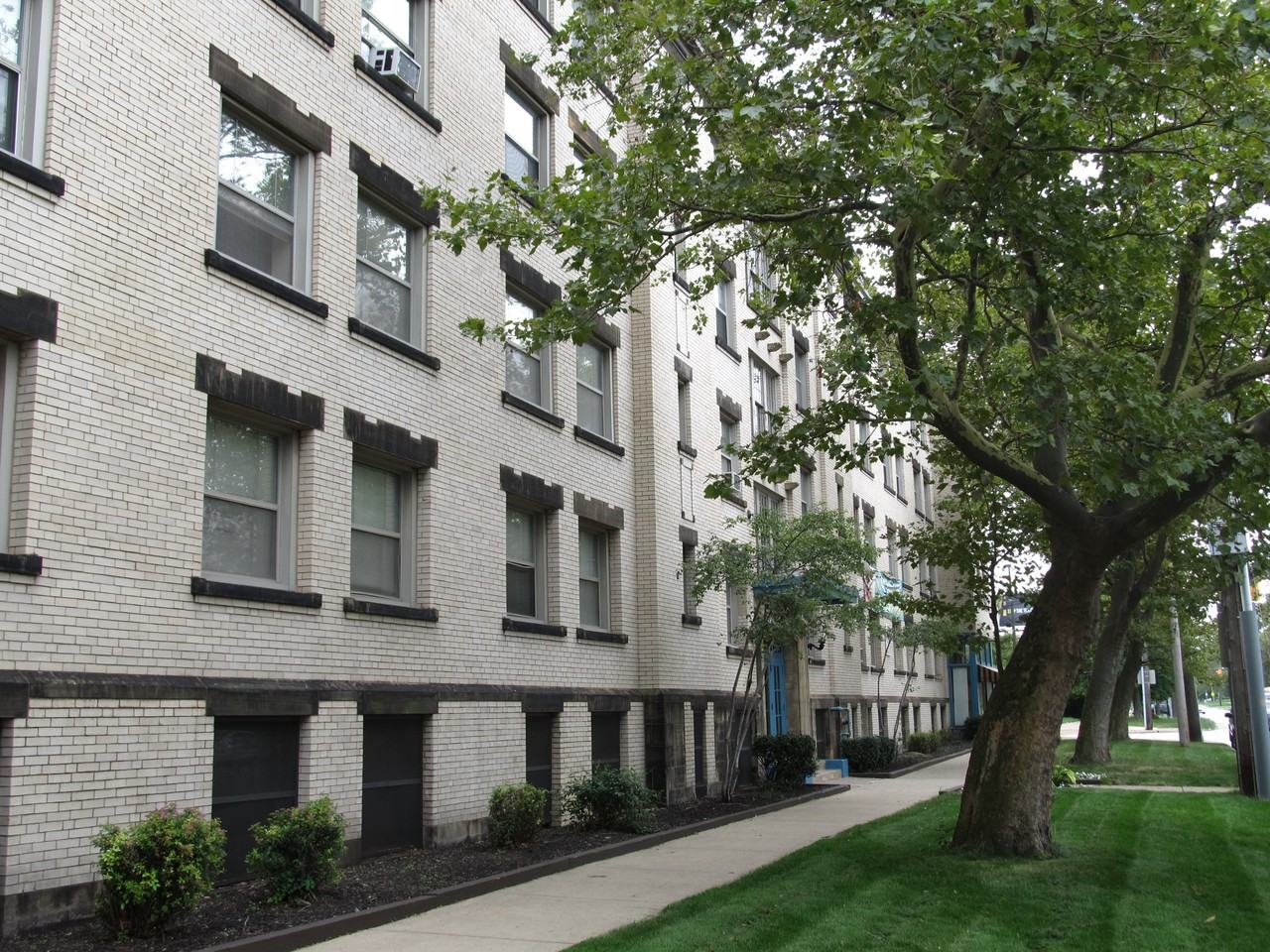 Cornerstone Apartments - Photo 3 of 6