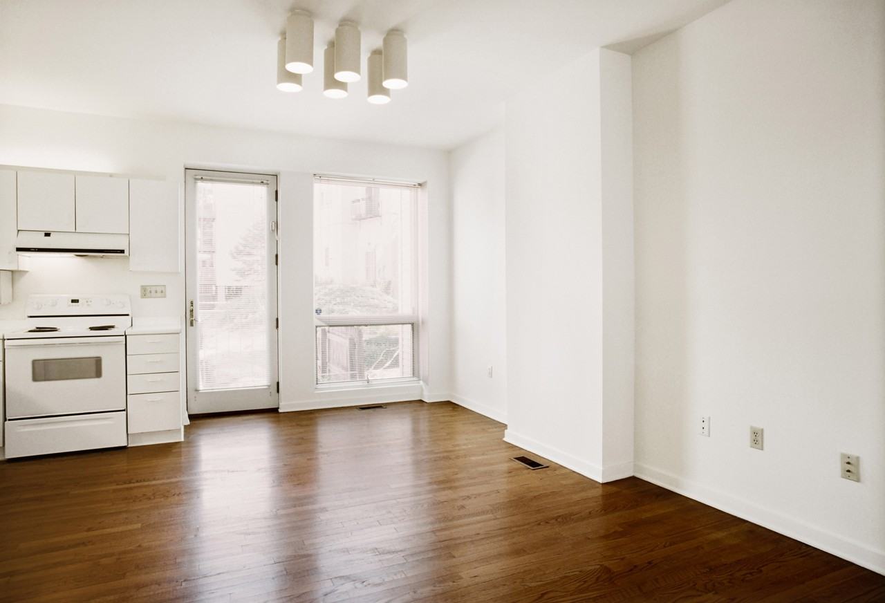 Franklin West Apartments, Shadyside - Photo 3 of 22