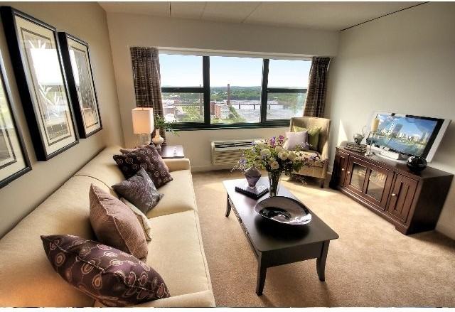 River Place Towers - Photo 3 of 6