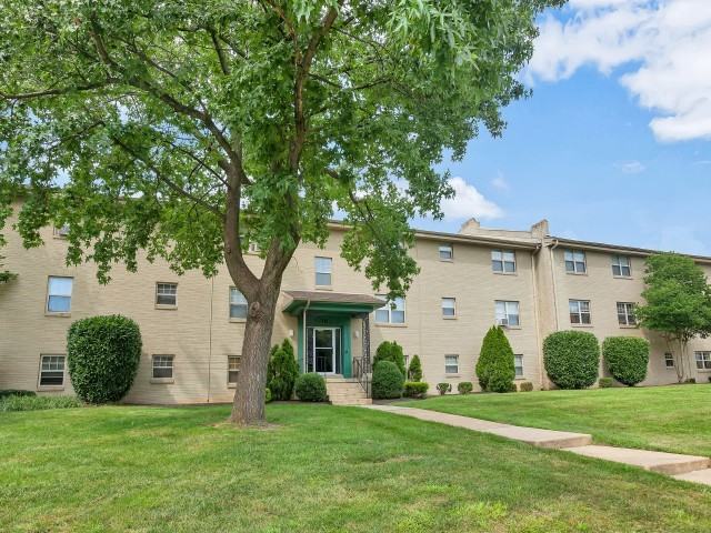 Hunters Crossing - Photo 2 of 16